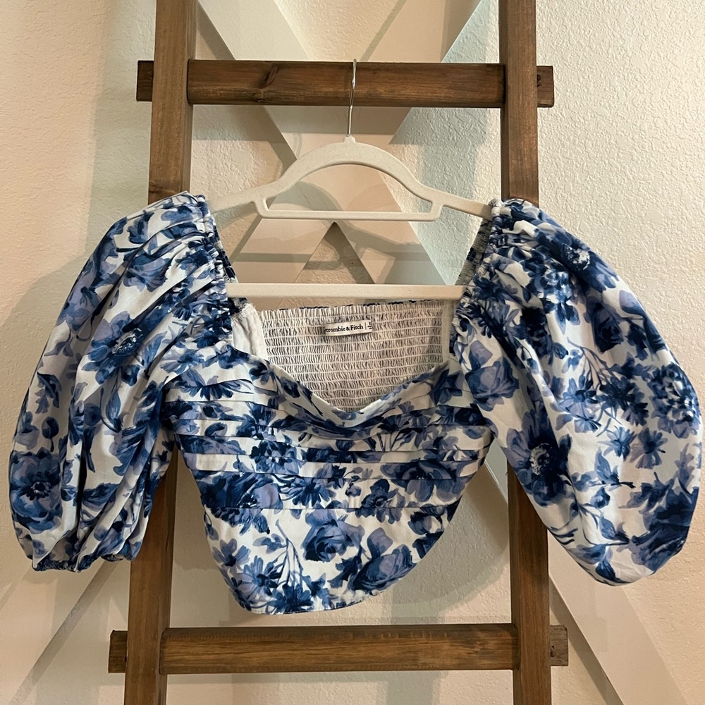 Abercrombie & Fitch Blue Floral Puff Sleeve Top